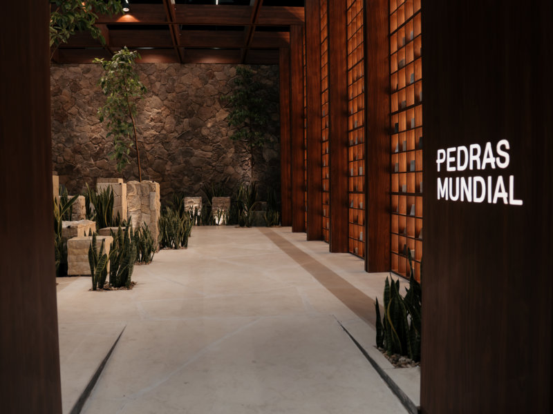 Pedras Mundial apresenta experiência sensorial e curadoria de pedras naturais na EXPO Revestir